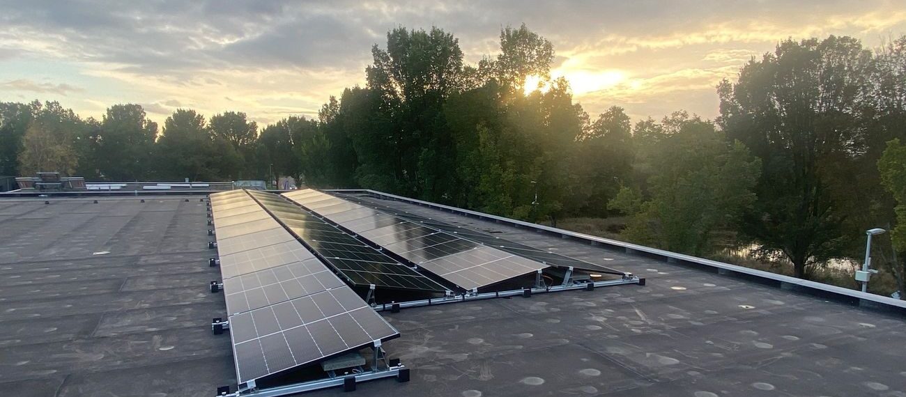 Zonnepanelen Zonsondergang Dak